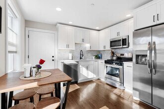 22 Victor St, Unit 3 in Haverhill, MA - Building Photo - Building Photo