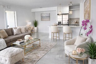 10033 Winding Lake Rd in Sunrise, FL - Building Photo