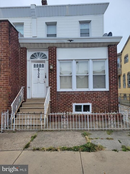 6706 Torresdale Ave in Philadelphia, PA - Building Photo