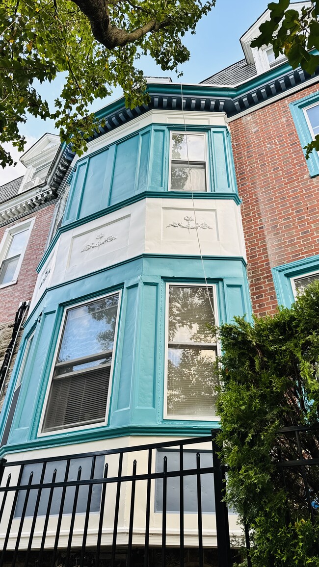 7133 Boyer St, Unit #3 in Philadelphia, PA - Building Photo - Building Photo