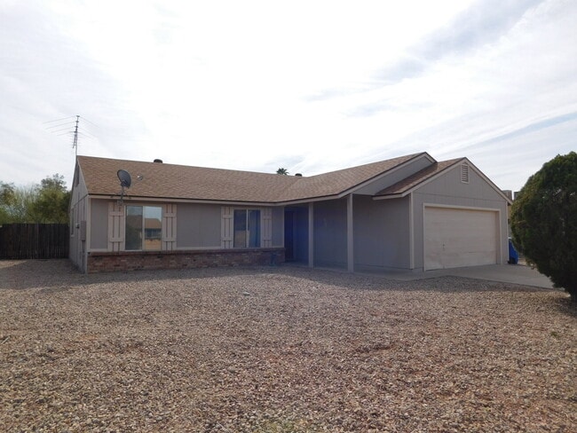 property at 1101 N Kenneth Ct