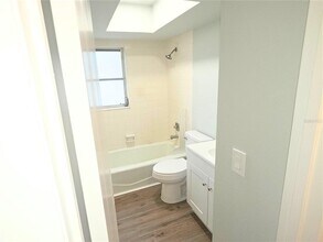 210 Albee Rd W in Nokomis, FL - Building Photo - Building Photo