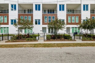 120 E Gladys St in Tampa, FL - Building Photo
