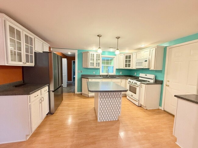 1128 Colton Ave in Bloomington, IL - Building Photo - Building Photo