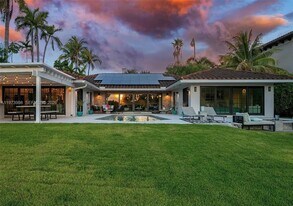 524 Oleander Dr in Hallandale Beach, FL - Building Photo