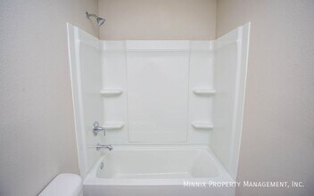 407 E 21st St in Wolfforth, TX - Foto de edificio - Building Photo