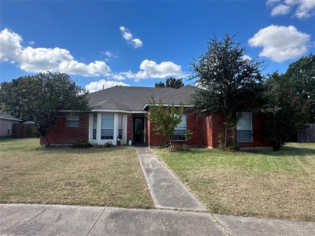 107 Vassar St in Forney, TX - Building Photo