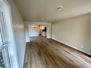 834 Nicholas Ct in Manitowoc, WI - Building Photo - Building Photo
