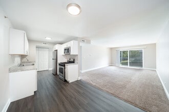 Waterfall Glen in Willowbrook, IL - Foto de edificio - Interior Photo