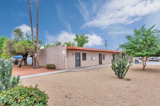 6730 W Palmaire Ave in Glendale, AZ - Building Photo - Building Photo