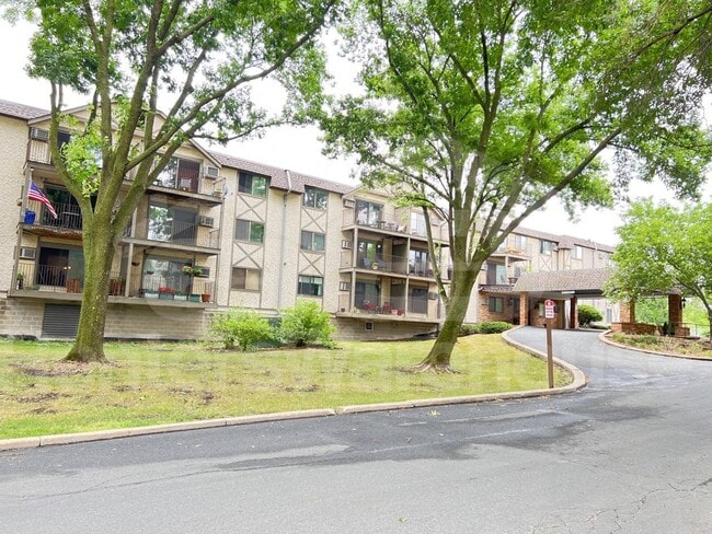 property at 1304 W Medicine Lake Dr