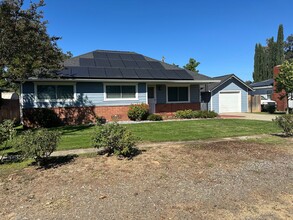 19474 Jacqueline St in Anderson, CA - Foto de edificio - Building Photo