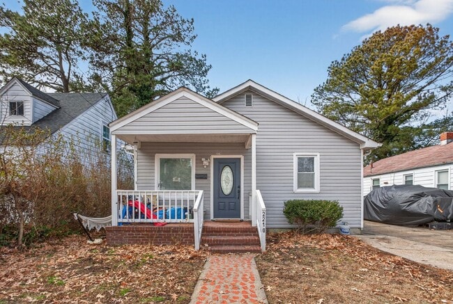 property at 2210 Pearl St