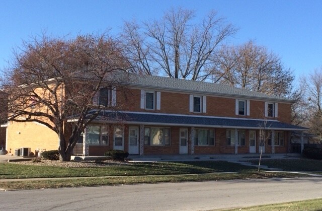 1106 Gettysburg Dr in Bloomington, IL - Building Photo