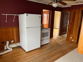 77 Clinton Ave, Unit 204 in Winslow, ME - Building Photo