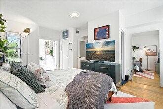 934 Michigan Ave, Unit 209 in Miami Beach, FL - Building Photo - Building Photo