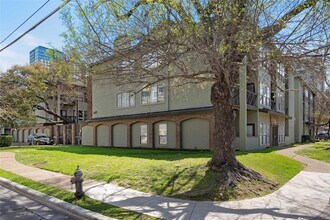 807 W 25th St, Unit 307 in Austin, TX - Building Photo - Building Photo