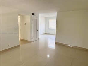 5211 SW 91st Ave in Cooper City, FL - Building Photo - Building Photo