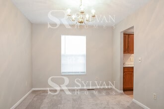 6494 Portage Path Ct in Grove City, OH - Building Photo - Building Photo