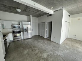 234 NE 3rd St, Unit 1909 in Miami, FL - Building Photo