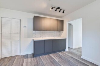 25 NW 78th St, Unit 1 in Miami, FL - Building Photo - Building Photo