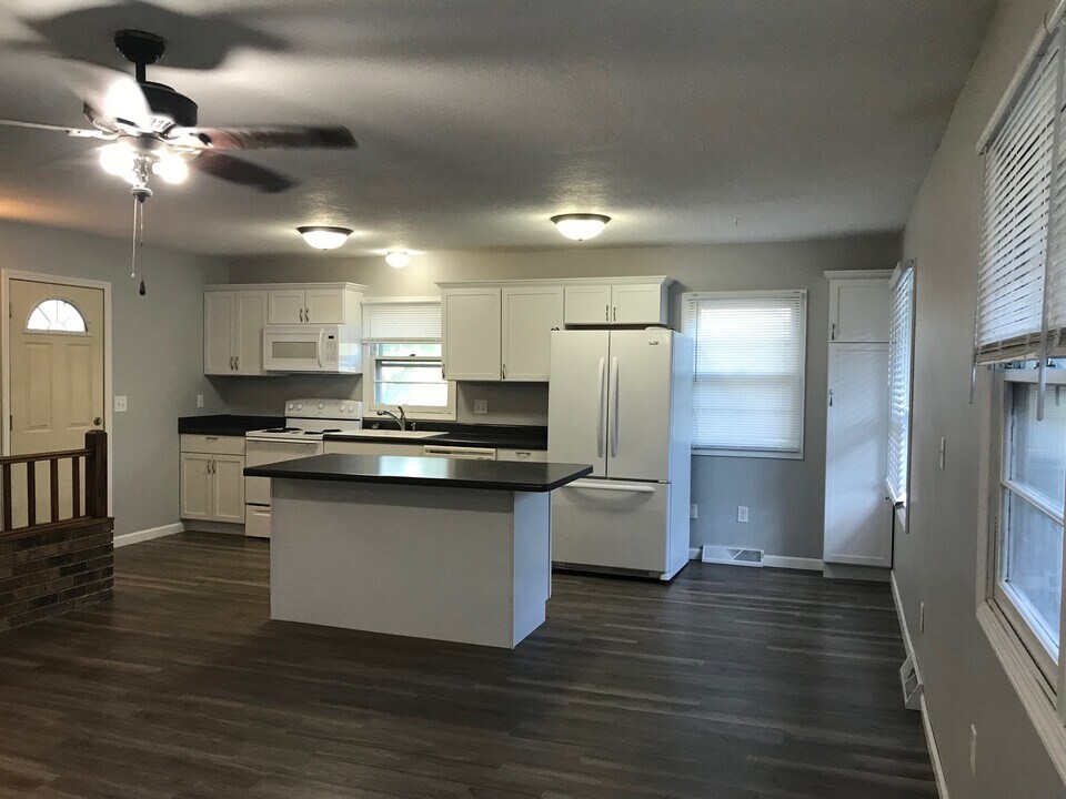 940 Miller Ave in Iowa City, IA - Building Photo