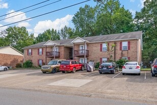 1239 Parkway Pl in Clarksville, TN - Building Photo