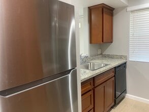 6239 Riverside Blvd, Unit 3 in Sacramento, CA - Building Photo - Building Photo