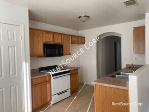 34675 Pso Del Valle in Barstow, CA - Building Photo - Building Photo