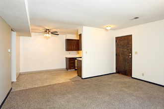 Superior Place Apartments in Lincoln, NE - Building Photo - Interior Photo