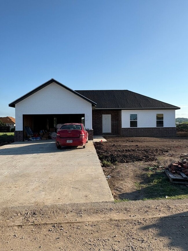 property at 1325 E 477th Rd