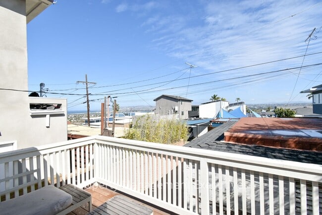 4522 Niagara Ave in San Diego, CA - Building Photo - Building Photo