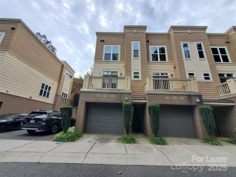 245 N Dotger Ave, Unit G1 in Charlotte, NC - Building Photo