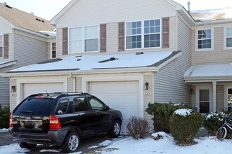 672 Cobblestone Way in Shakopee, MN - Foto de edificio - Building Photo