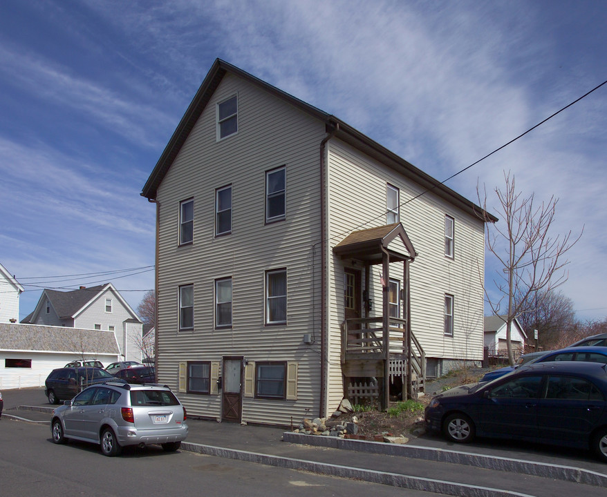 45 Grove St in Taunton, MA - Building Photo