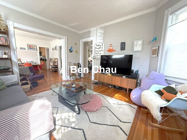 9 Dimick St, Unit #1B in Somerville, MA - Building Photo - Building Photo