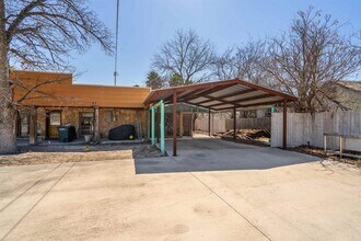 908 W 2nd St in Del Rio, TX - Building Photo - Building Photo