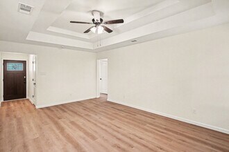 772 Hampshire Dr in Burleson, TX - Foto de edificio - Building Photo