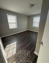 1913 Laurinda Dr in Nashville, TN - Foto de edificio - Building Photo