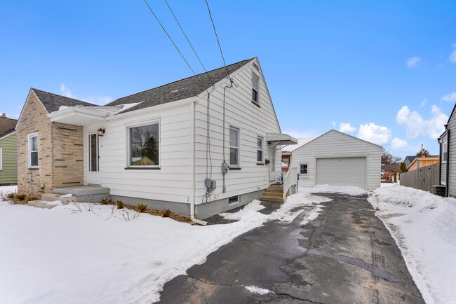 55 Grimm Heights Ave in Struthers, OH - Building Photo - Building Photo