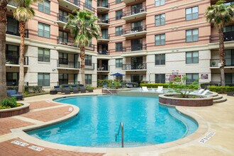 Memorial Hills in Houston, TX - Foto de edificio - Building Photo