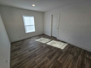 121 Maple Dr in Mankato, MN - Building Photo - Building Photo