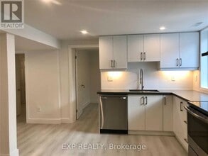 421 Woodcrest Ave in Oshawa, ON - Building Photo - Building Photo