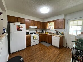 1700 Wine Press Ct in Jacksonville, NC - Building Photo - Building Photo