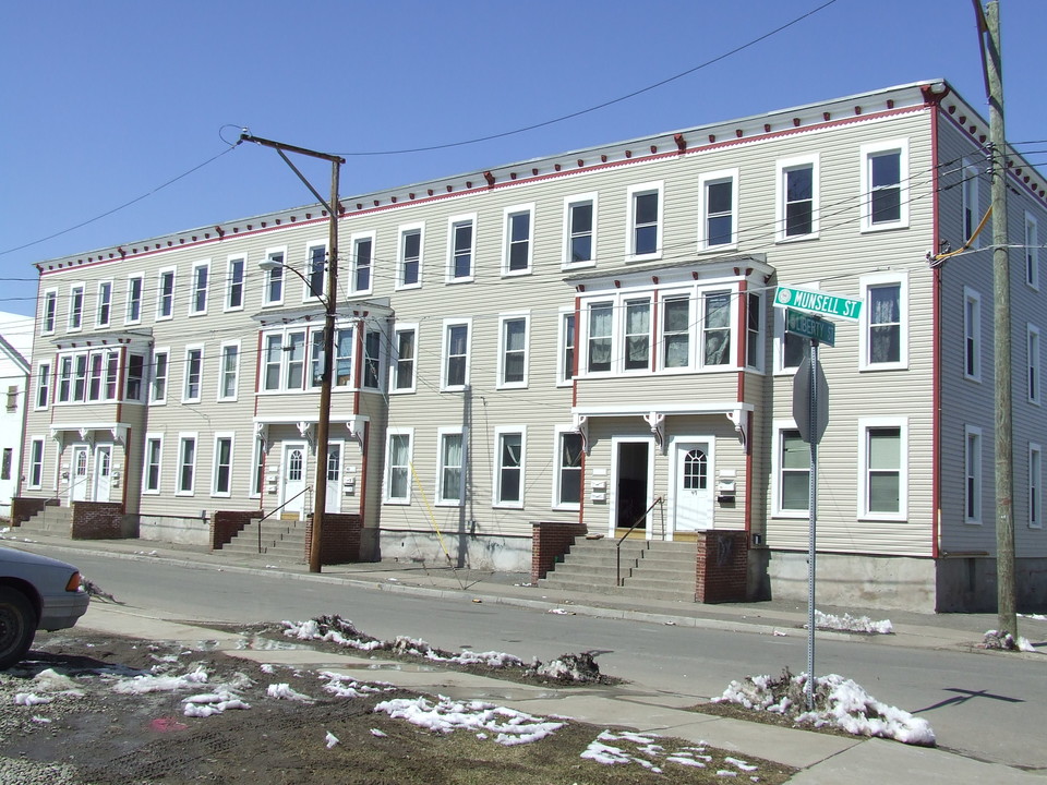 39 Munsell St in Binghamton, NY - Foto de edificio