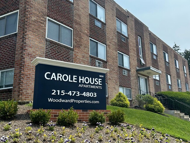 Carole House Apartments in Upper Darby, PA - Foto de edificio - Building Photo
