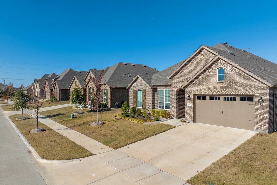 North Grove in Waxahachie, TX - Building Photo