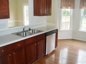 106 Old House Ct in Apex, NC - Building Photo - Building Photo