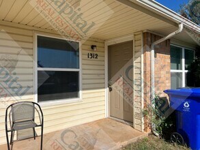 1312 Glen Oaks Ct in Norman, OK - Building Photo - Building Photo