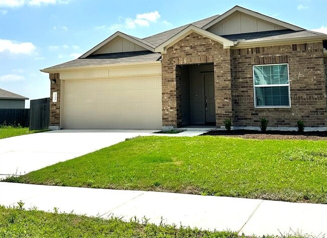 215 Chickasaw Ln in Hutto, TX - Foto de edificio - Building Photo